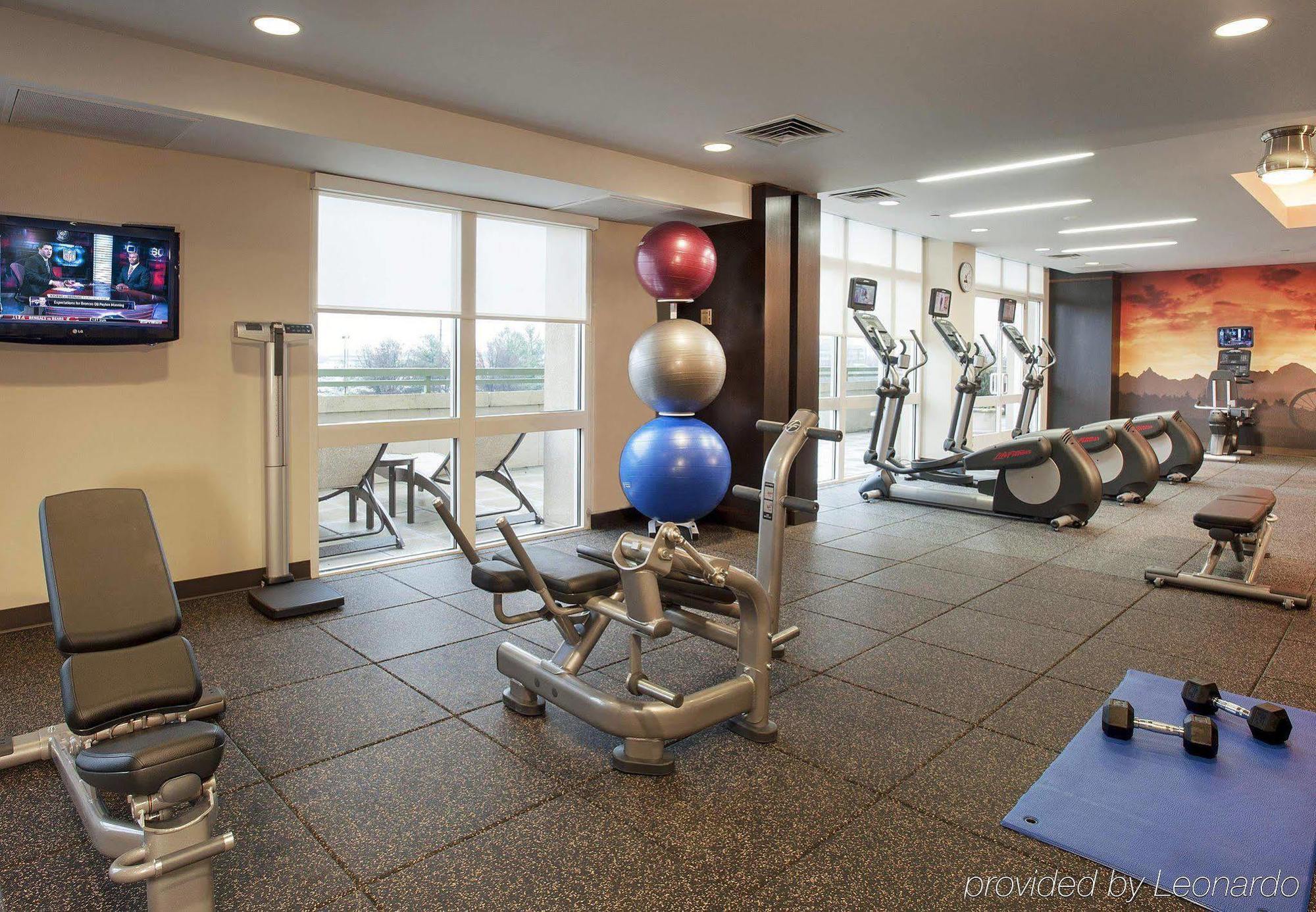 Courtyard By Marriott Tysons Mclean Hotel Tysons Corner Exterior photo