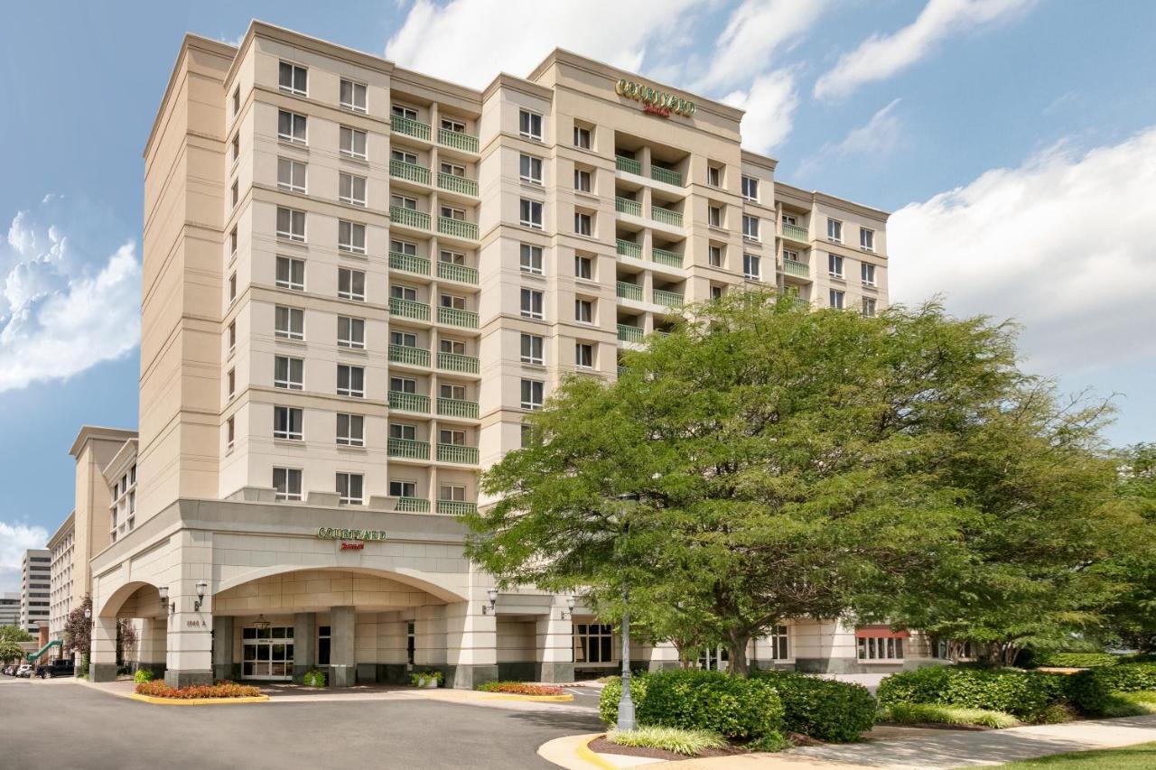 Courtyard By Marriott Tysons Mclean Hotel Tysons Corner Exterior photo